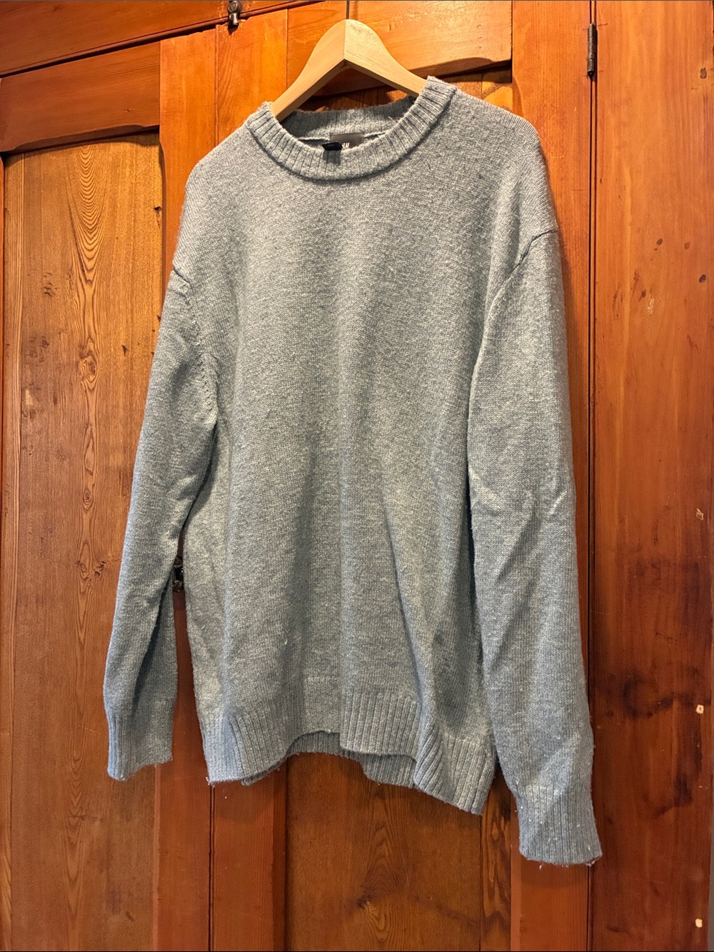 10/25$ 🧁 Classic Crewneck Men's Sweater in Light Gray